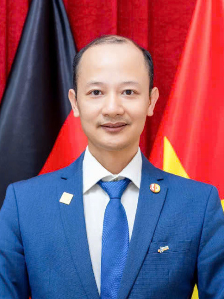 Chân dung Nguyễn Phương Nam